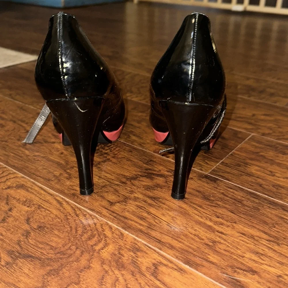 Maurices brand coral & black high heels - Picture 3 of 4